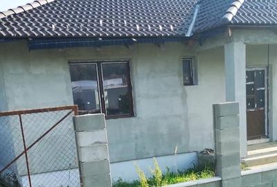 Casă cu 4 camere cu Teren 502 Mp în Giarmata