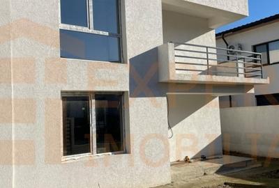 Duplex cu 4 camere cu Canalizare în Mamaia-Sat - 1