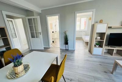 Apartament cu 2 camere semidecomandat în Central