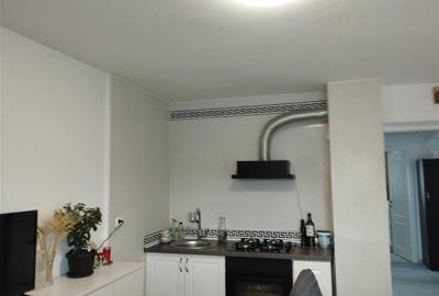 Casă individuală cu 9 camere cu Canalizare în 9 Mai - 24