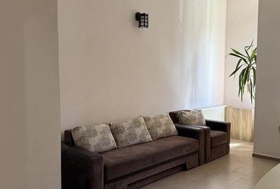 Apartament cu 3 camere decomandat în Delfinariu