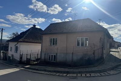 Casă cu 3 camere în Central - 1