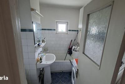 Apartament cu 4 camere în Republicii