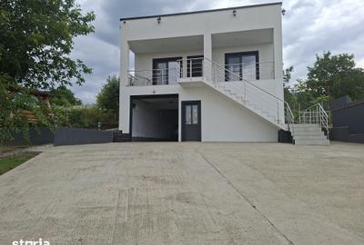 Casă cu 4 camere cu Teren 1050 Mp în Miroslava