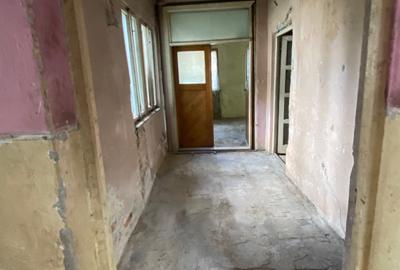 Casă cu 2 camere în Central