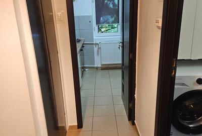 Garsonieră decomandată în Brâncoveanu