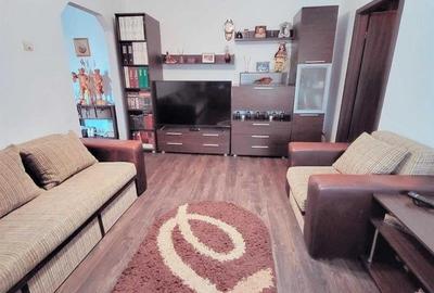 Apartament cu 2 camere semidecomandat, mobilat în Central