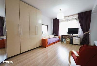Casă cu 5 camere cu Teren 100 Mp în Central