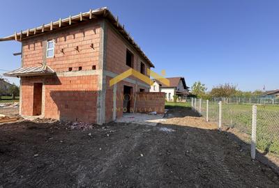 Duplex cu 3 camere cu Canalizare în Remetea Mare - 5