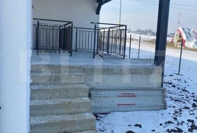 Duplex cu 4 camere cu Canalizare în Exterior Sud - 12