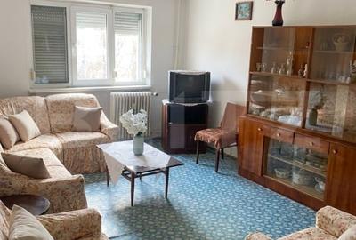 Apartament cu 2 camere semidecomandat, mobilat în Rovine