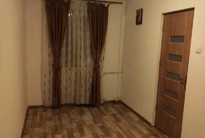 Apartament cu 2 camere semidecomandat în Craiovița Nouă - 3