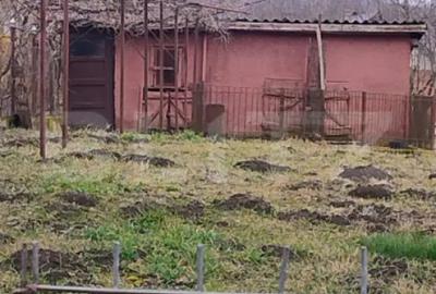 Casă cu 4 camere cu Teren 5450 Mp în Central