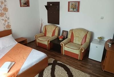 Casă individuală cu 4 camere cu Canalizare în Central - 1