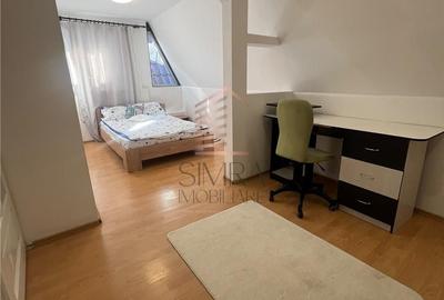 Apartament cu 3 camere decomandat în Cantemir