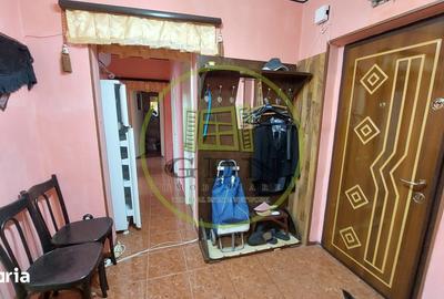 Apartament cu 3 camere decomandat în Valea Rosie