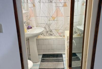 Garsonieră decomandată în Petros - 3
