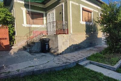Casă cu 3 camere cu Teren 4 Mp în Sic