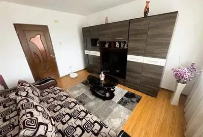 Apartament cu 4 camere decomandat în Drăgănești-Olt - 18