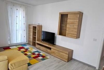 Apartament cu 3 camere decomandat în Berceni