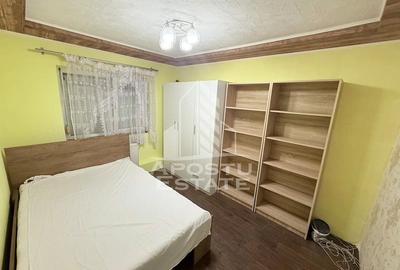 Apartament cu 3 camere decomandat în Lipovei