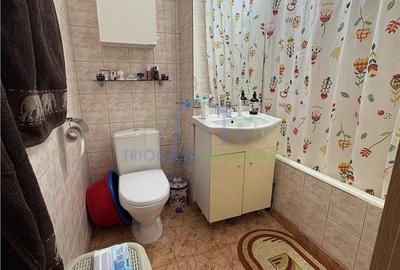 Apartament cu 4 camere semidecomandat în Calea București
