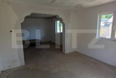 Casă cu 4 camere cu Teren 2200 Mp în Central - 9
