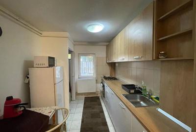 Apartament cu 2 camere semidecomandat, mobilat în Complex Studențesc