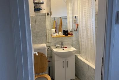 Casă cu 4 camere cu Teren 105 Mp în Vatra Luminoasă