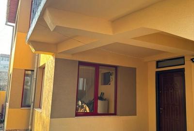 Casă cu 4 camere cu Teren 300 Mp în Central