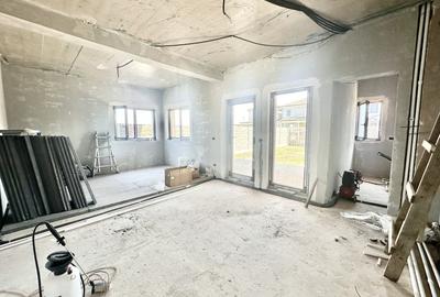 Duplex cu 4 camere cu Canalizare în Moșnița Veche - 5