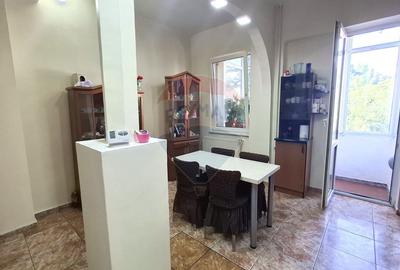 Apartament cu 4 camere semidecomandat în P-ța Victoriei - 2