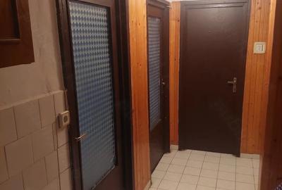 Apartament cu 2 camere decomandat în Ștei
