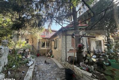 Casă cu 4 camere în Central