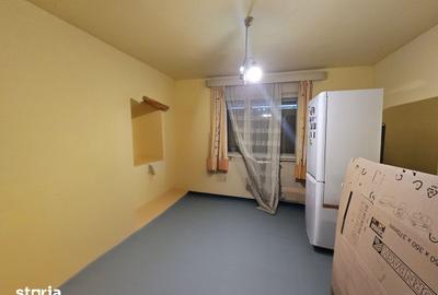 Casă cu 4 camere cu Teren 999 Mp în Crângului - 3