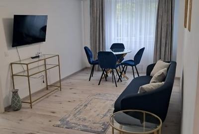 Apartament cu 3 camere decomandat, mobilat în Central