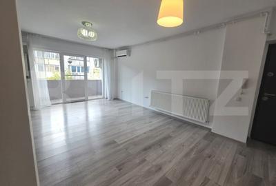 Apartament cu 3 camere decomandat în Micro 3