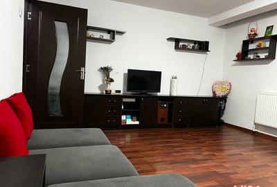 Apartament cu 3 camere decomandat în Tineretului