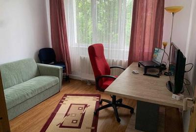 Apartament cu 3 camere decomandat în Sârbi