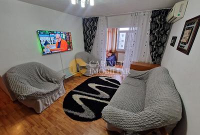 Apartament cu 3 camere semidecomandat, mobilat în Alexandru cel Bun