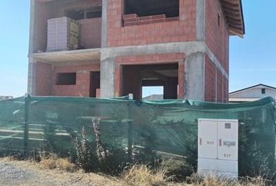 Casă cu 4 camere cu Teren 120 Mp în Calea Aradului