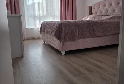 Apartament cu 2 camere, mobilat în Tractorul