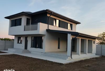 Casă cu 4 camere cu Teren 484 Mp în Joița