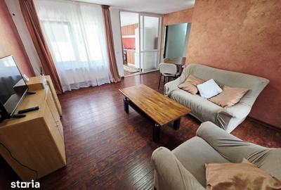Apartament cu 3 camere în Piața Unirii
