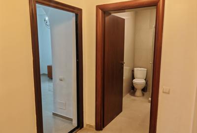 Casă cu 9 camere cu Canalizare în P-ța Romană - 9