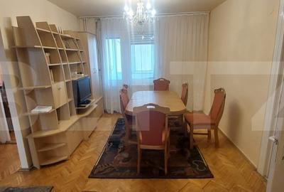 Apartament cu 3 camere decomandat, mobilat în Decebal