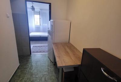 Garsonieră decomandată în Central