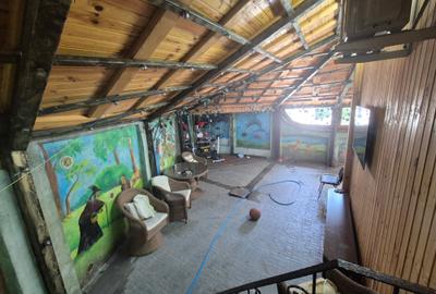 Apartament cu 4 camere semidecomandat în Cișmigiu