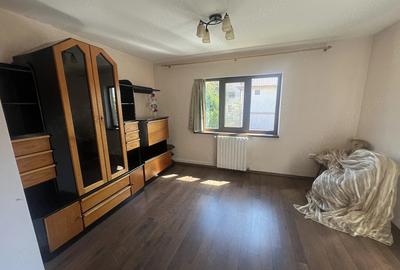 Casă cu 6 camere cu Teren 500 Mp în Lazu - 4