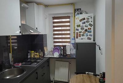 Apartament cu 2 camere semidecomandat în Uiești